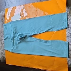 Nwt! Lululemon align hi-rise crop Tidewater teal
